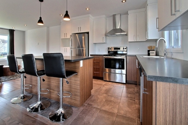 Cuisine en L - Bois et blanc