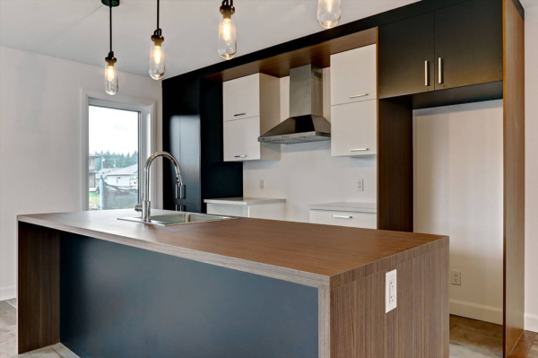 Cuisine - Patte de comptoir en bois